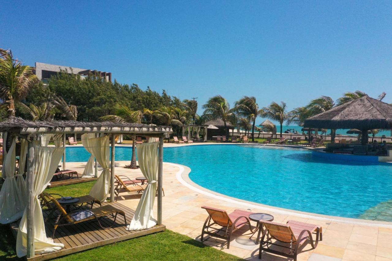 Dom Pedro Laguna Beach Resort & Golf By Wam Experience Aquiraz Exteriör bild The pool at the resort